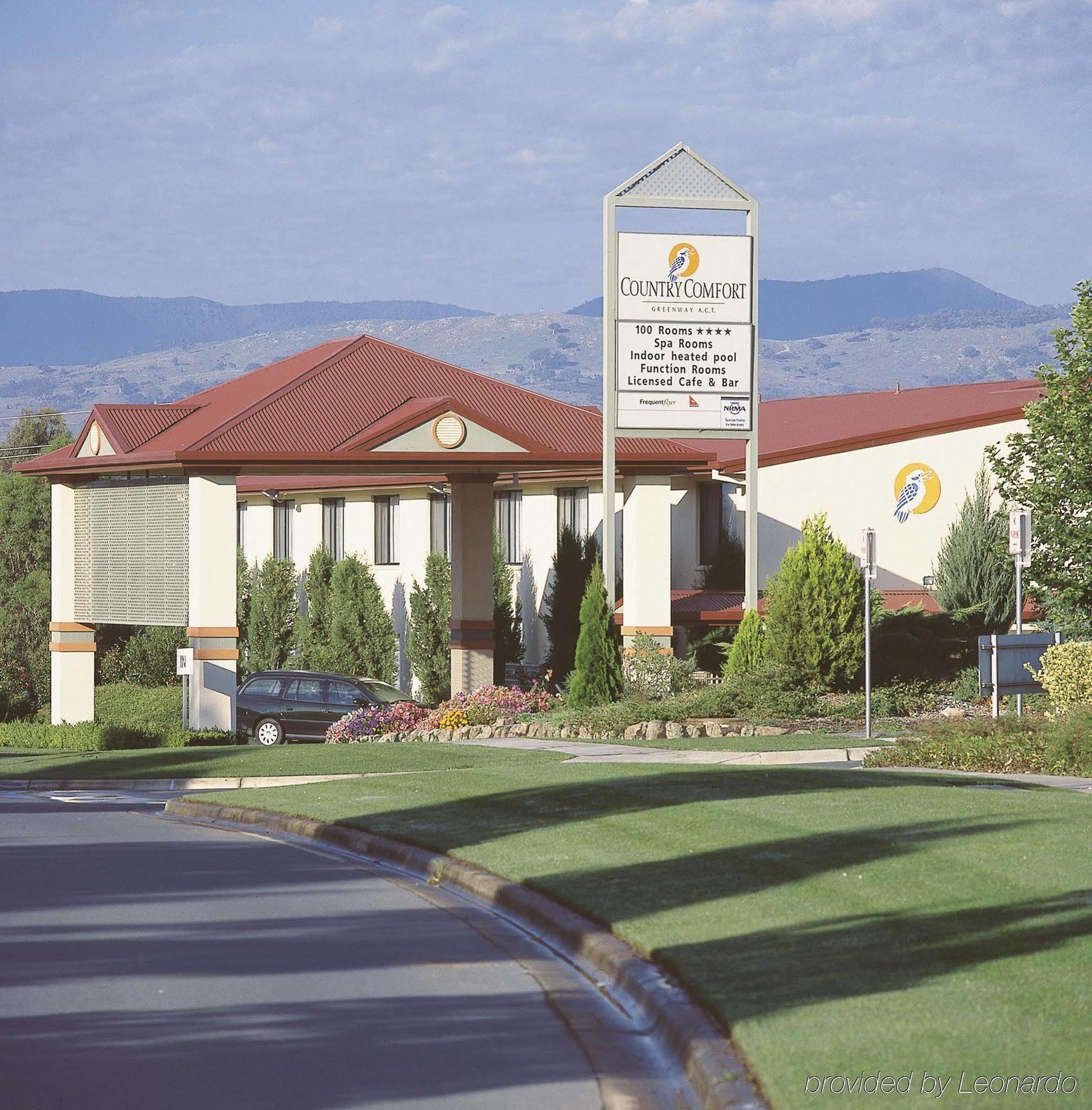 Alpha Hotel Canberra Exterior photo